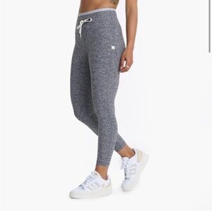 Vuori Heathered Gray Vibe Elevated Leggings